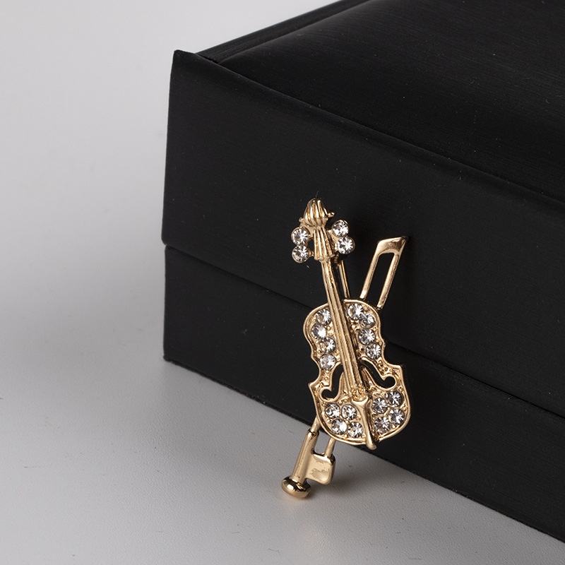 كريستال الكمان بروش مجوهرات فا - مراجعة Tuxedo Lapel Pin وسعره